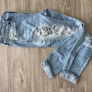 American eagle ripped light wash jeans